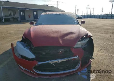 2014 Tesla Model S z USA, uszkodzony, nr VIN 5YJSA1H15EFP39771